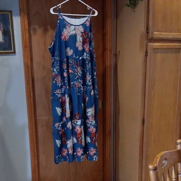unbranded Dresses & Skirts - Floral Maxi Dress in Blue and Red